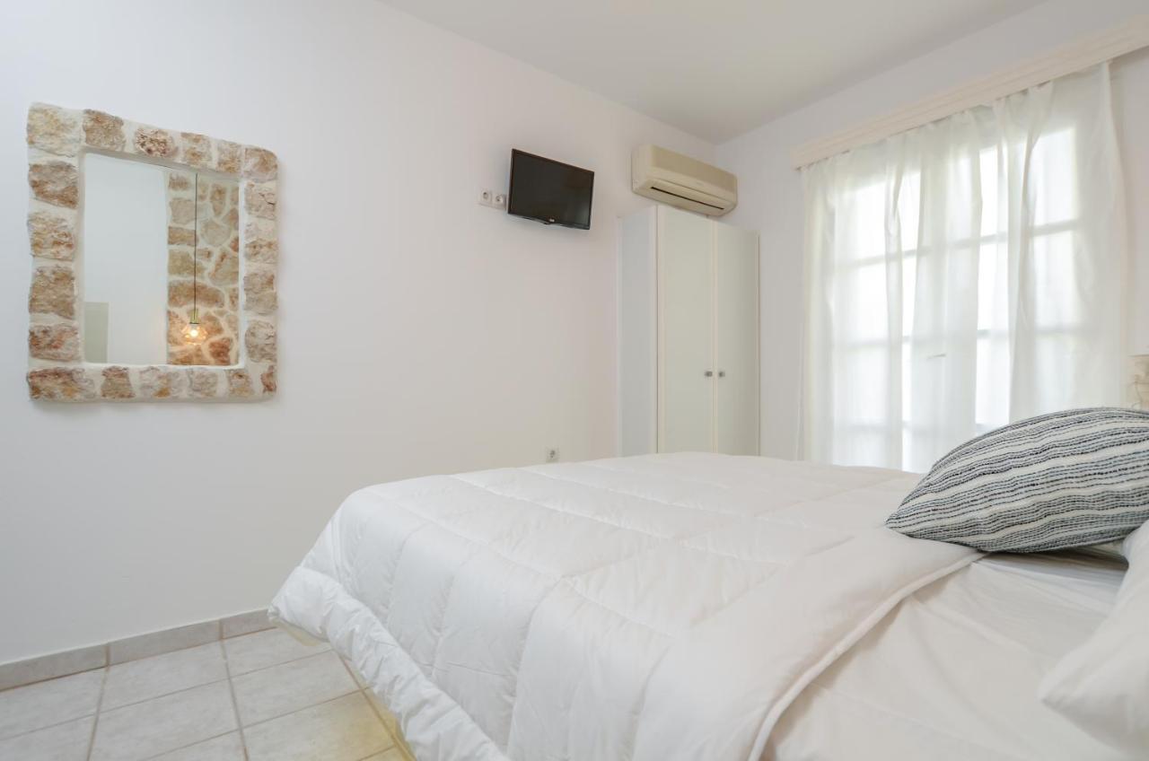 Simos Luxury Apartments Naxos City Exteriör bild