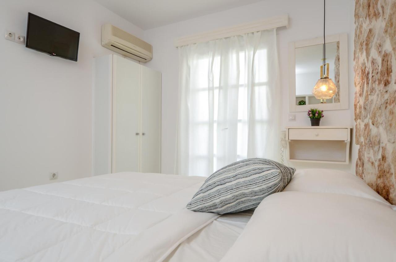 Simos Luxury Apartments Naxos City Exteriör bild