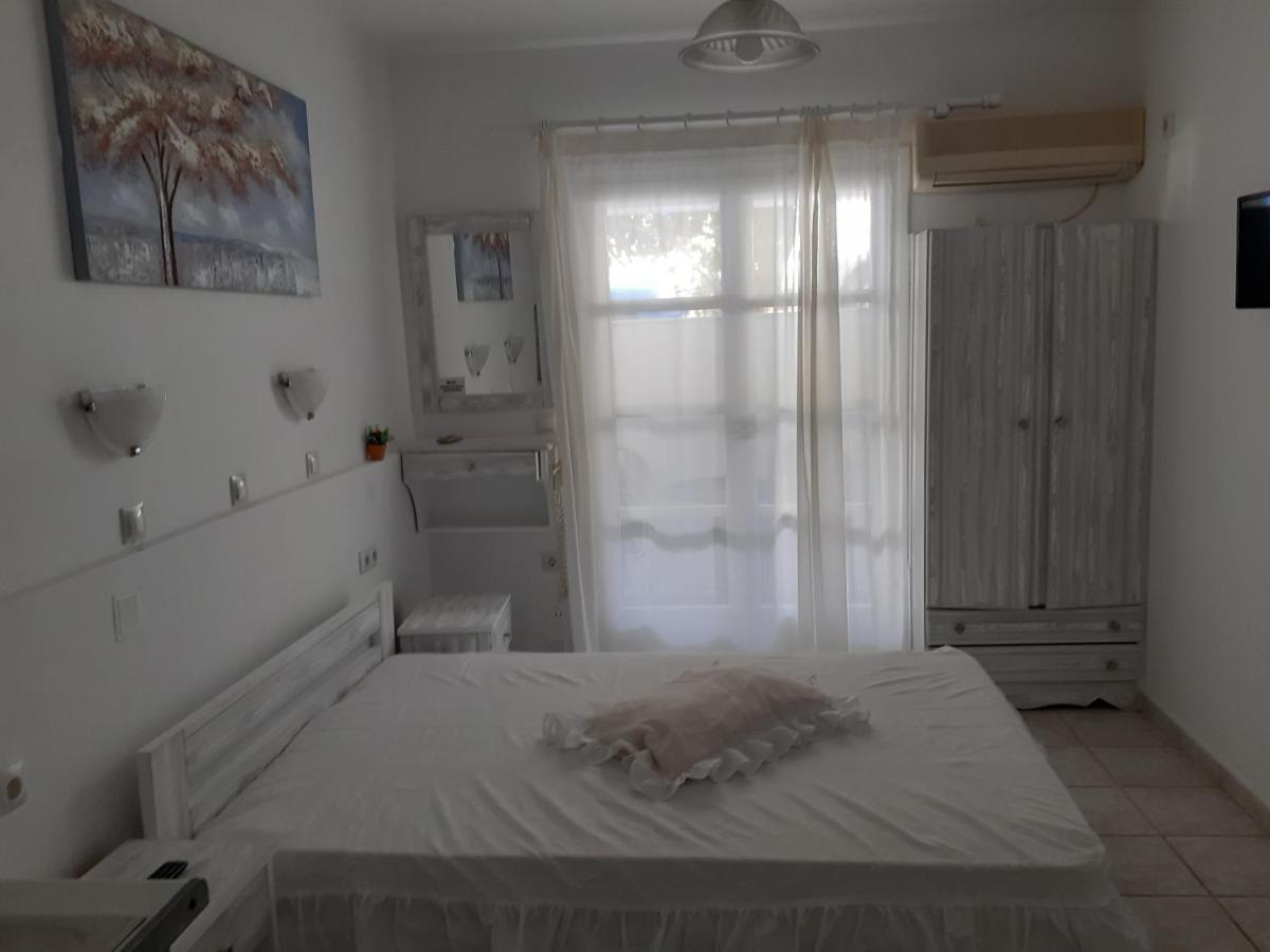 Simos Luxury Apartments Naxos City Exteriör bild