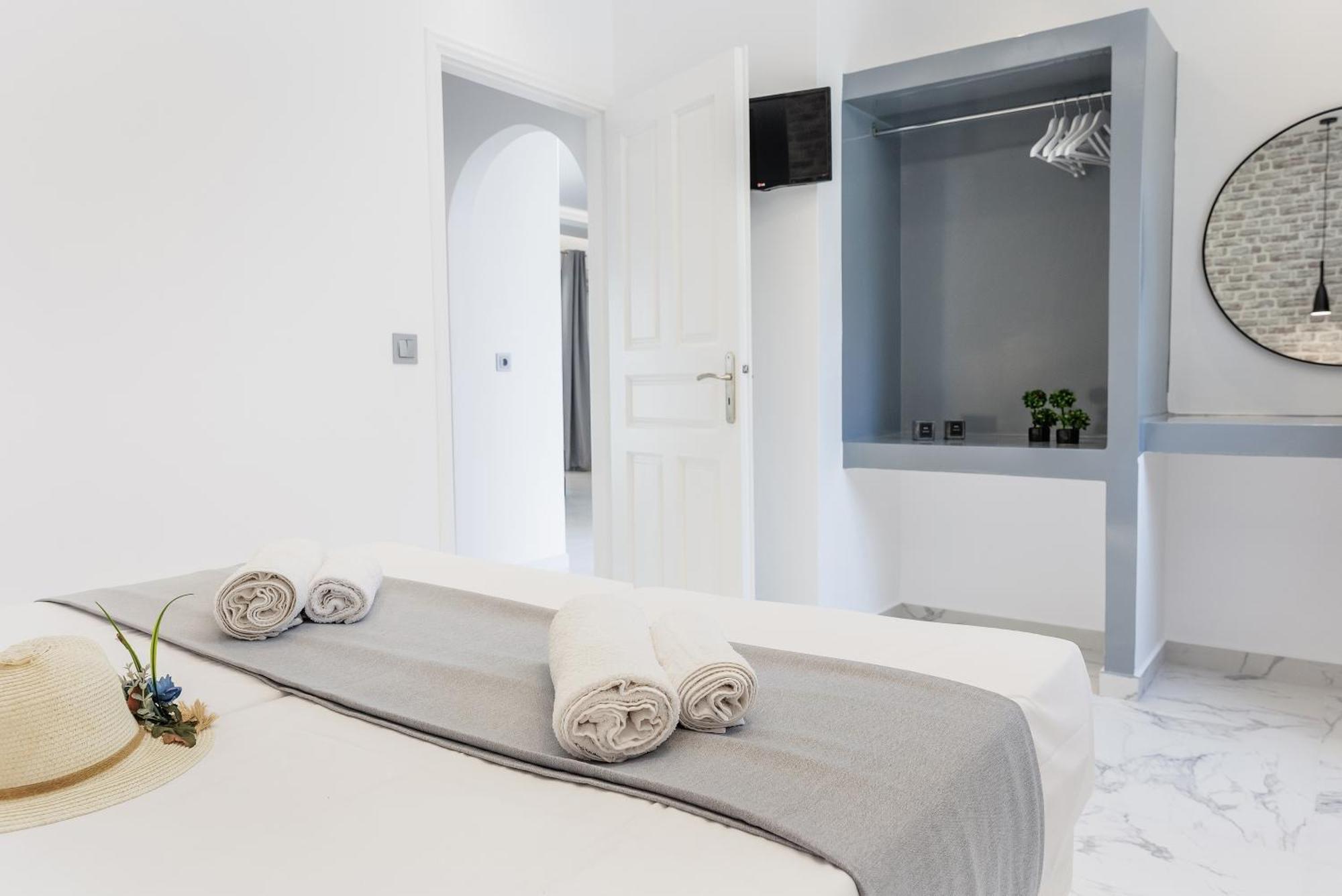 Simos Luxury Apartments Naxos City Exteriör bild